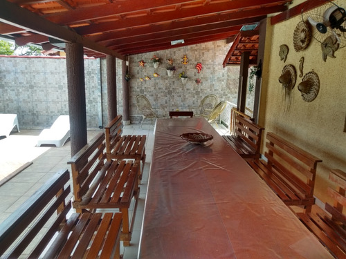 Sobrado De Frente Para O Lago Corumbá, Proximo Ao Clube Náutico