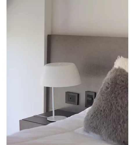 Imagen 4 de 5 de Lampara De Escritorio O Mesa Renata De Fiumine Blanco