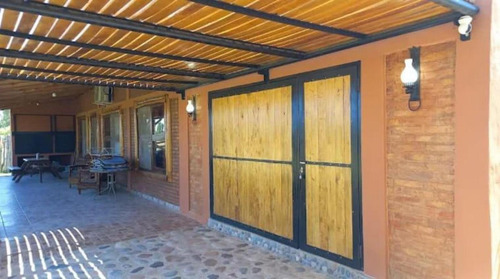 Casa En Venta - 4 Dormitorios 2 Baños - Cocheras - 2.000mts2 - San Rafael