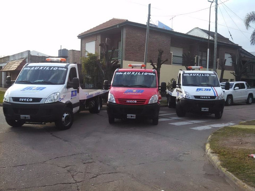 Auxilio Grua Remolque De Autos Traslados Auxilio Mecanico