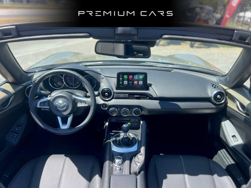 Mazda MX-5 Miata 2.0 Soft Top MT