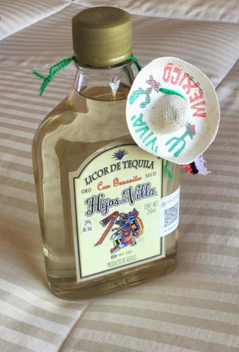 Licor De Tequila - Hijos De Villa / 250ml Petaca Con Gusano