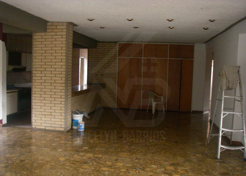 Se Vende Interesante Casa En Parte Alta De La Florida Con 4 Amplios Apartamentos
