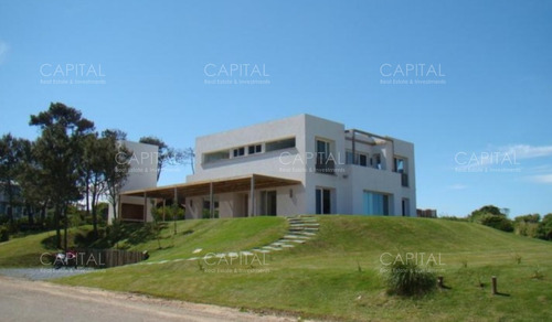 Casa En Montoya, La Barra De Cinco Dormitorios En Alquiler