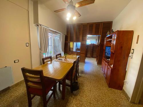 Hermoso Chalet En Hurlingham Con Piscina , Parque Con Area De Usos Multiple