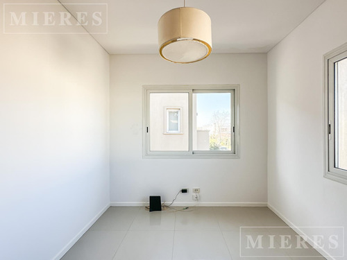 Casa En Venta Sobre Lote Interno En Los Alisos, Nordelta