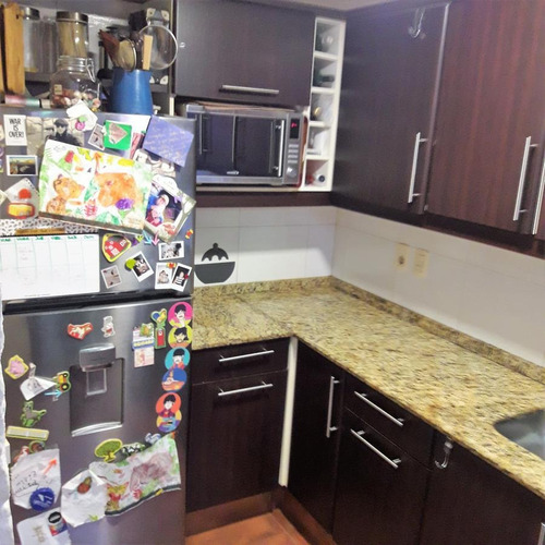 Casa En Buceo, Muy Buen Estado, 2 Dormitorios, 2 Baños, Cochera Y Parrillero