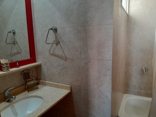 Departamento En Venta De 4 Ambientes Con Cochera En Parque Centenario De Gran Categoría Oportunidad