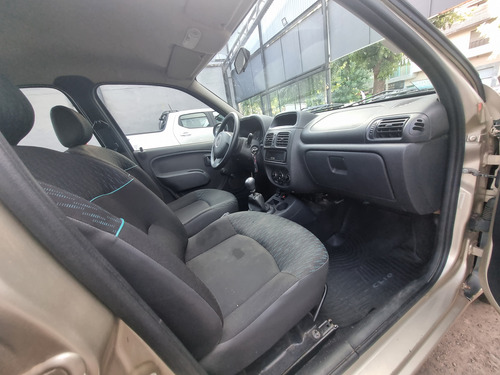 Renault Clio 1.2 Mio Confort Plus Abs Abcp