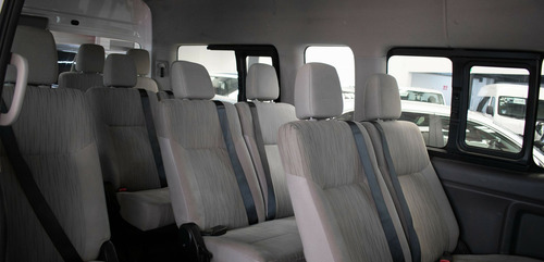 Nissan Urvan 2.5 15 Pas Amplia Aa Mt