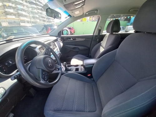 Imagen 8 de 11 de Kia Sorento Negra Americana 2016 Poco Uso.
