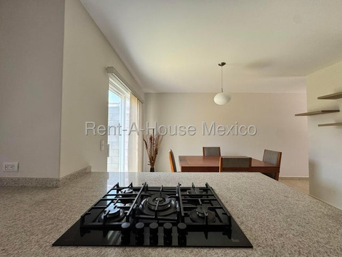 Casa Semiamueblada De 3 Recámaras. Renta, Sonterra