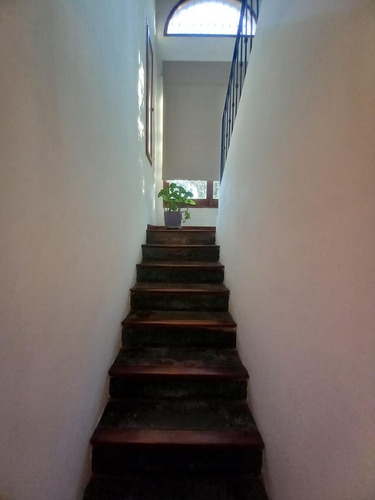 Casa Con Buen Terreno En La Merced, Beccar
