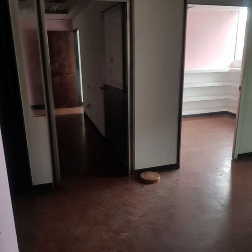 Imagen 10 de 11 de Alquilo Galpón 320m2 Boleíta Norte 4243
