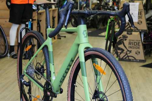 Bicicleta Scott Addict Gravel 30 Sram Rival Disco Syncros
