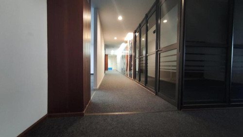 Imagen 9 de 14 de Venta / Alquiler De Oficina De 8 Ambientes En Calle Corrientes Al 1386