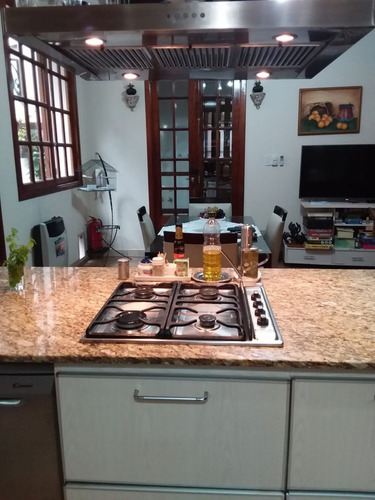 Casa En Venta En Boedo: Espacio, Comodidad Y Estilo