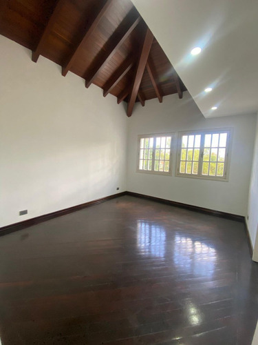 Casa Quinta De Lujo En Sector Cantarrana El Hatillo