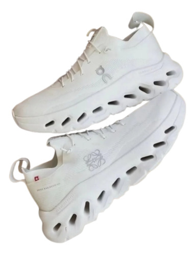 Tenis On Running Cloudtilt Loewe White 3md30332423