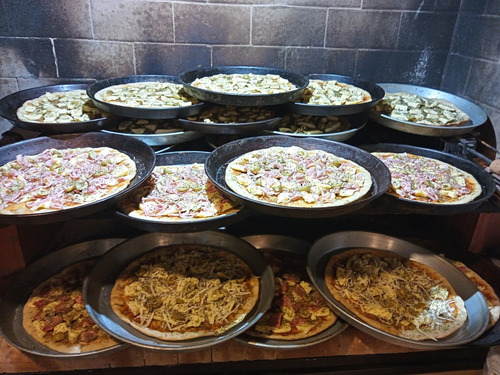 Pizzaparty/parrillero/pernilparty/picadas/bebida/barratragos
