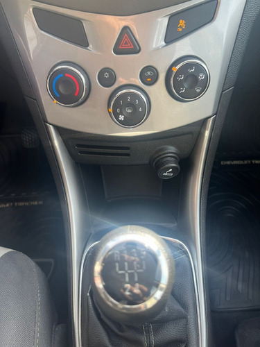 Imagen 10 de 17 de Chevrolet Tracker Full 1.8 Ltz Fwd 4x2 Mt