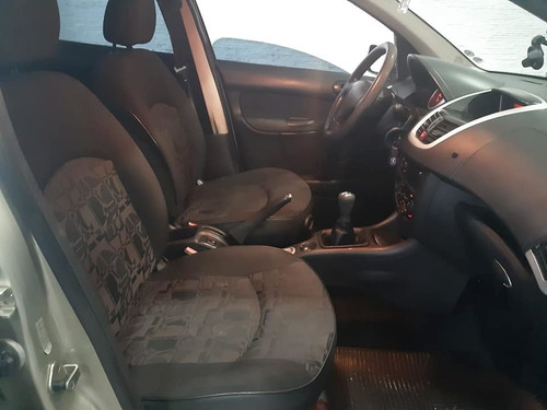 Peugeot 207 1.4 Xr Passion 8v Flex - 2011