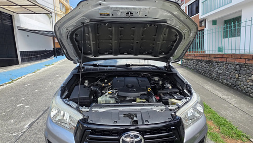 Toyota Hilux 2.4l