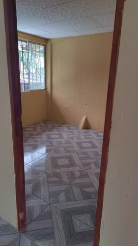 Se Alquila Departamento Planta Alta Portón De Beata