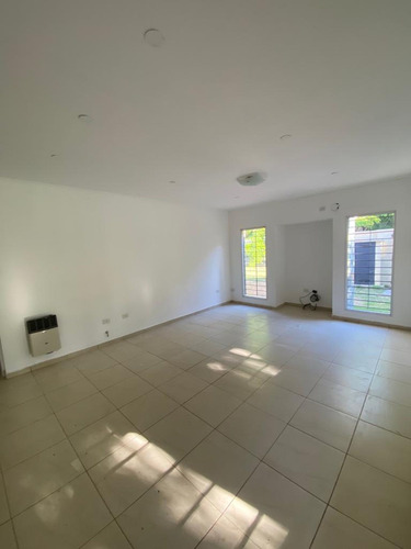 Imagen 8 de 27 de Venta Casa De 3 Dormitorios Con Pileta