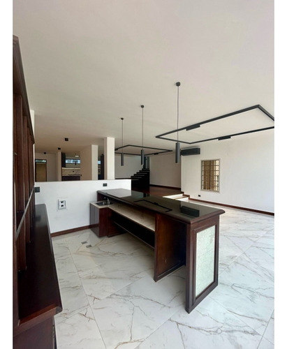 Casa Cerro Verde 380mts2/2hab+s/4b/2p
