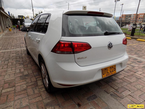 Volkswagen Golf Trendline 1.6cc Mt Aa
