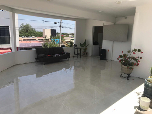 Casa 2 Niveles, 3 Recamaras Y Terraza