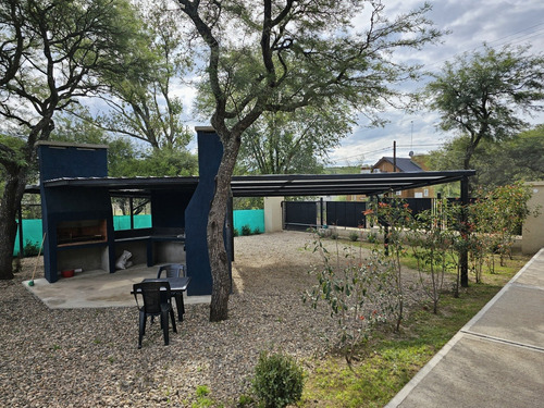 Excepcional Propiedad Que Puede Utilizarse Como Vivienda De 3 Dormitorios O Dos Departamentos Turisticos Habilitados Para Alquiler En Villa General Belgrano