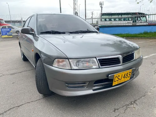 Mitsubishi Lancer 1.6 Glxi