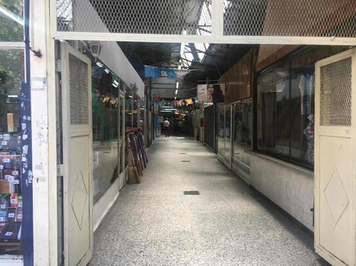 Av. Rivadavia 8363, Caba, Local En Venta En Mercado/ 13 Mts2 U$s 8.000 (oportunidad)