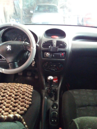 Imagem 10 de 15 de Peugeot 206 2004 1.6 16v Presence 5p