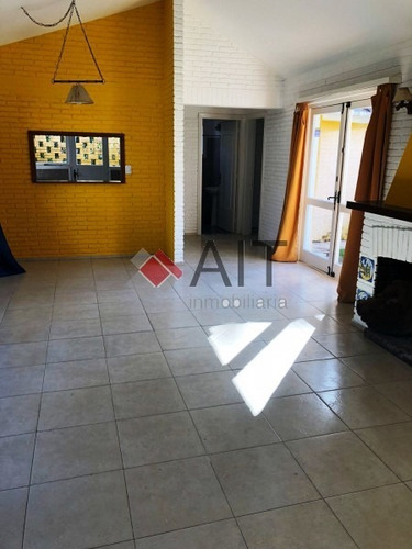 Imagen 6 de 14 de Casa Muy Bien Ubicada, Cerca De Playa Y Centro. Reciclada. -ref:6340