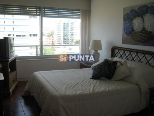 Imagen 9 de 11 de Apartamento En Brava, 3 Dormitorios *