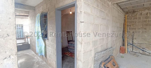 Imagen 20 de 30 de Casa En Venta El Ujano, Zona Este Barquisimeto, 242 Metros2, Construcción Nueva,facil Acceso A Zona Comercial. Contacto 0424-5620928 Flex 22-9075 Z29