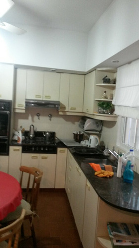 Imagen 2 de 15 de Excelente Chalet En Palomar Calle Bergamini Al 3000
