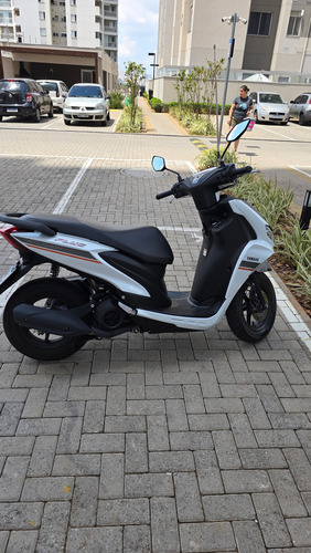 Yamaha Fluo 125 2024 Branca Com Pequenas Avarias.