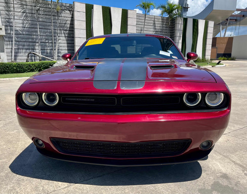 Dodge Challenger Sxt