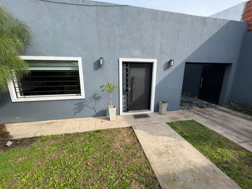 Casa Con Piscina Y Hermoso Parque