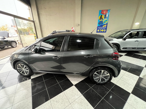 Peugeot 208 1.6 Feline