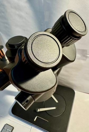 Microscopio Trinocular + Cam 14mp+led Zoom 7-90x Con Lentes Negro