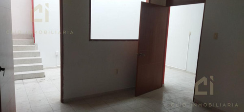 Edificio De 3 Pisos En Venta, Ebicado En El Centro Histórico De Veracruz, Cuenta Con Locales Y Oficinas