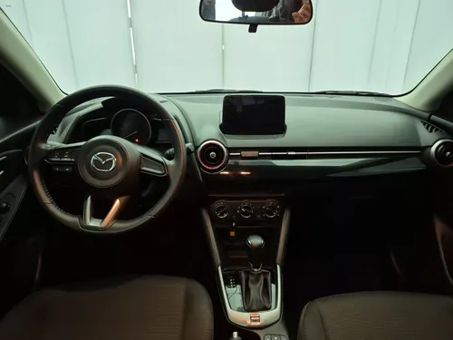 Mazda Touring edición carbón edition 1.5
