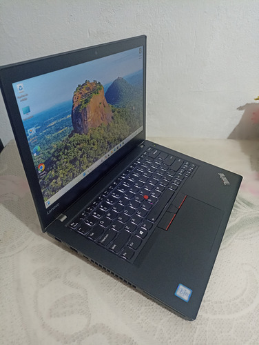 Laptop Lenovo Thinkpad T470 Core I5-6300u 8gb Ram 256 Gb Ssd Negro (Usado)