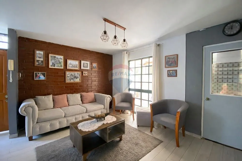 Imagen 2 de 22 de Casa De 3 Pisos, 4 Dormitorios 2 Baños