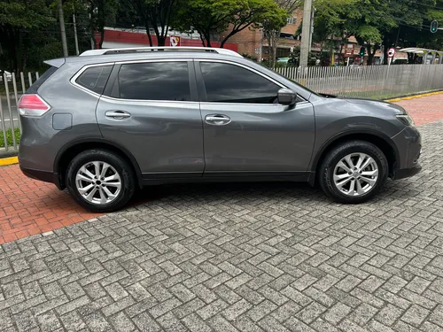 Nissan X-trail 2.5 Advance 4x2 At